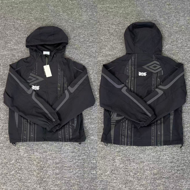 Outdoor Sport Windbreaker - Винтажная черная куртка-ветровка Mertra с принтом